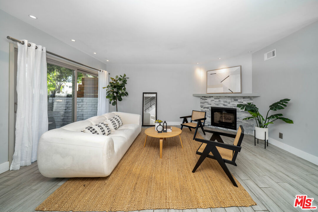 1504 Berkeley St Unit: D