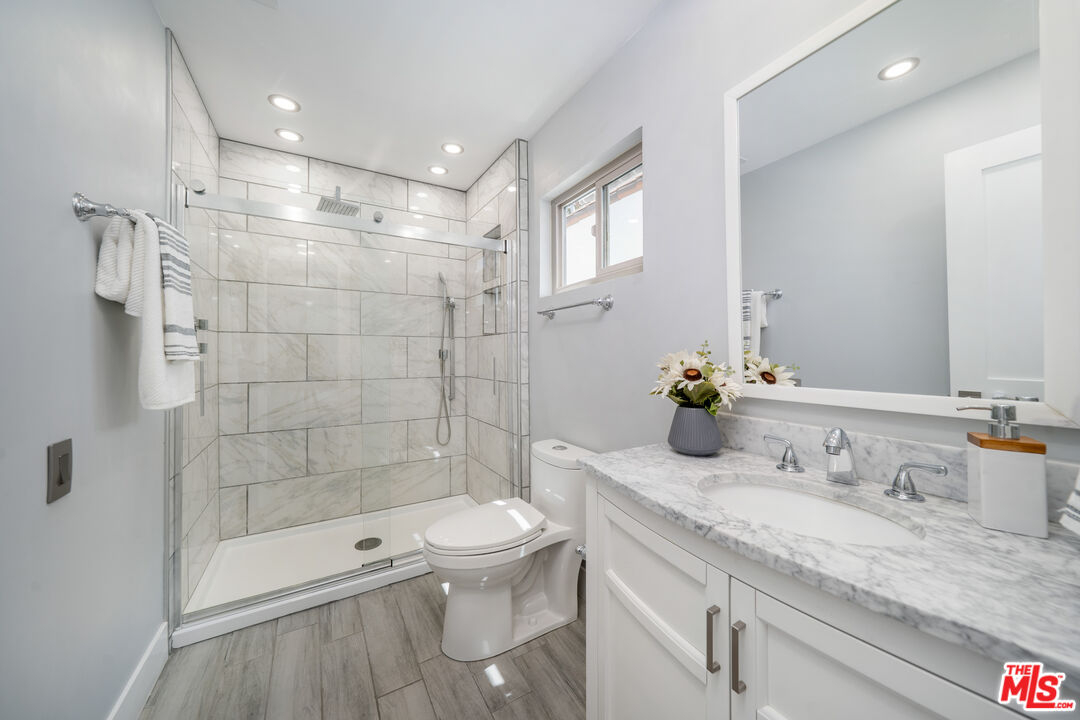 1504 Berkeley St Unit: D