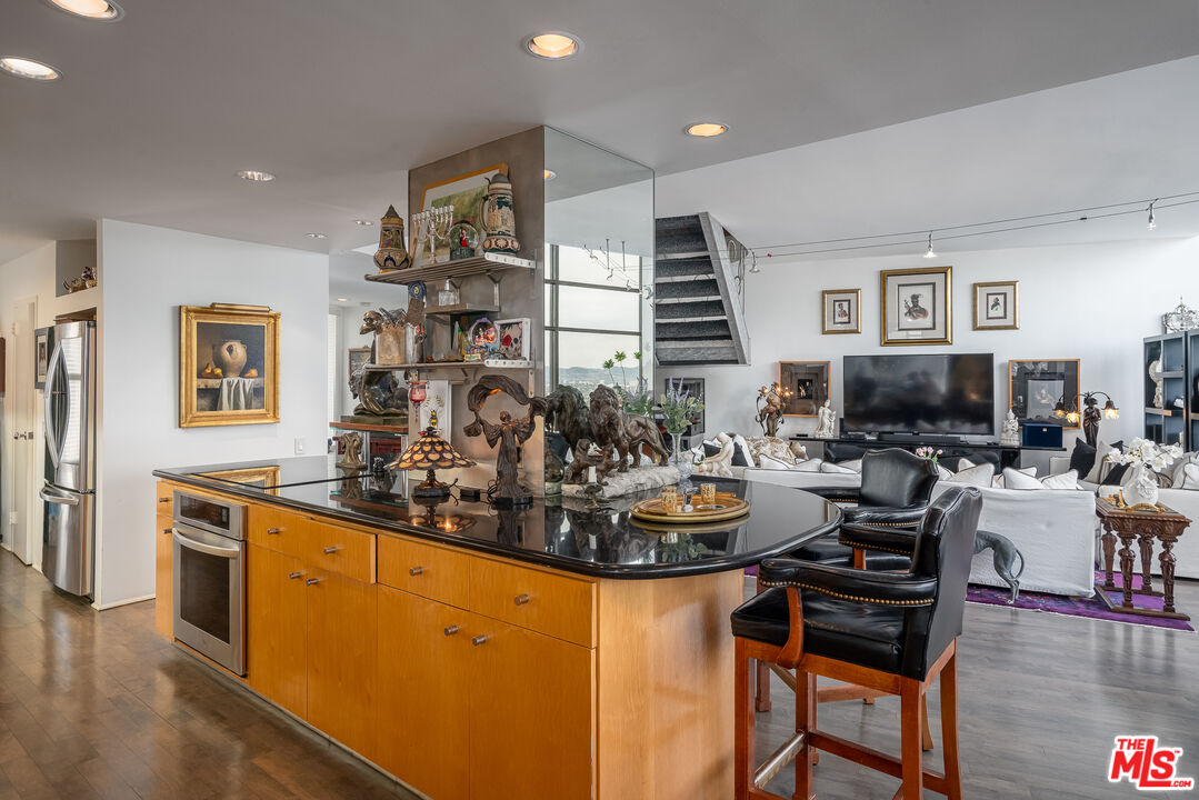 4316 Marina City Club Unit: PH 27