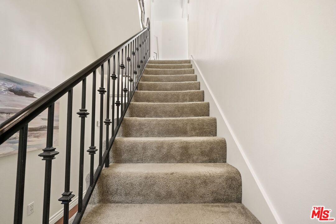 10924 Bloomfield St Unit: 2