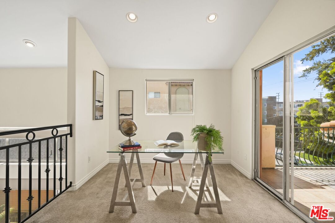 10924 Bloomfield St Unit: 2