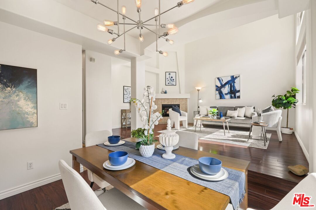 10924 Bloomfield St Unit: 2
