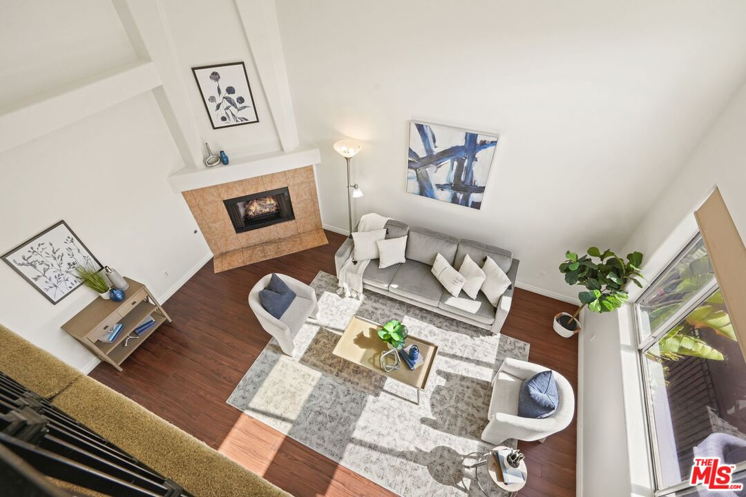 10924 Bloomfield St Unit: 2