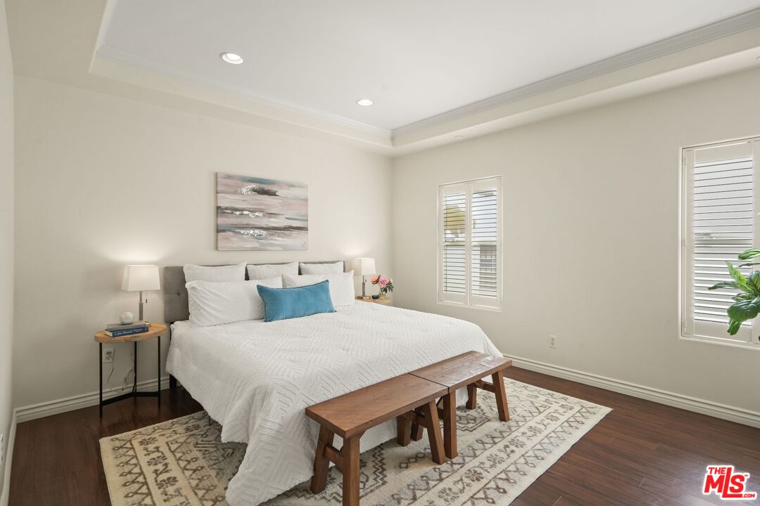 10924 Bloomfield St Unit: 2
