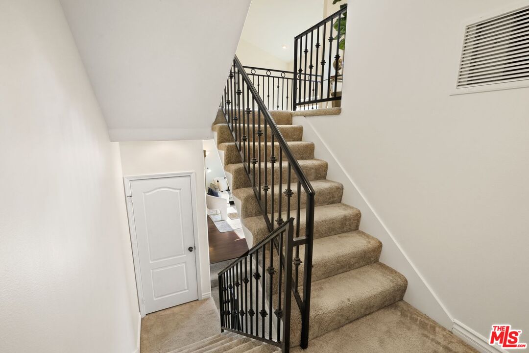 10924 Bloomfield St Unit: 2