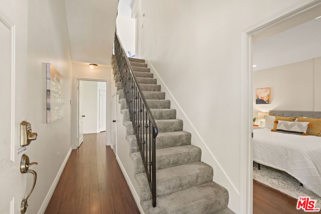 10924 Bloomfield St Unit: 2