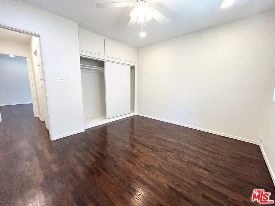 1146 N Formosa Ave Unit: 8