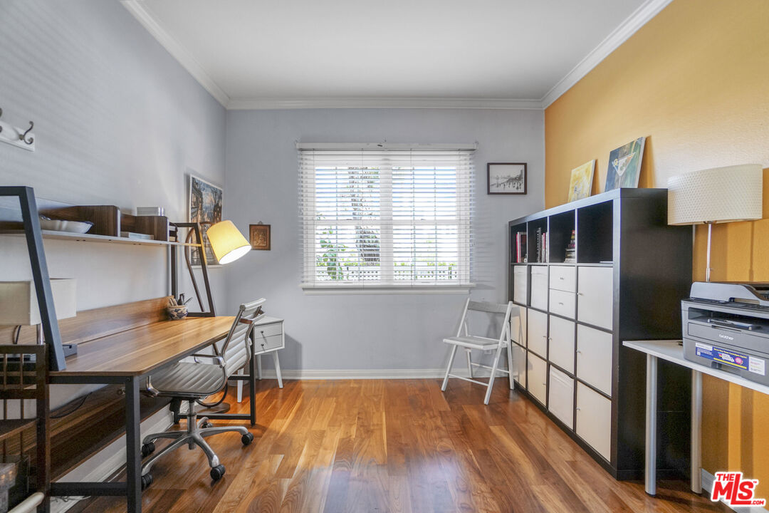 4401 Moorpark Way Unit: 106