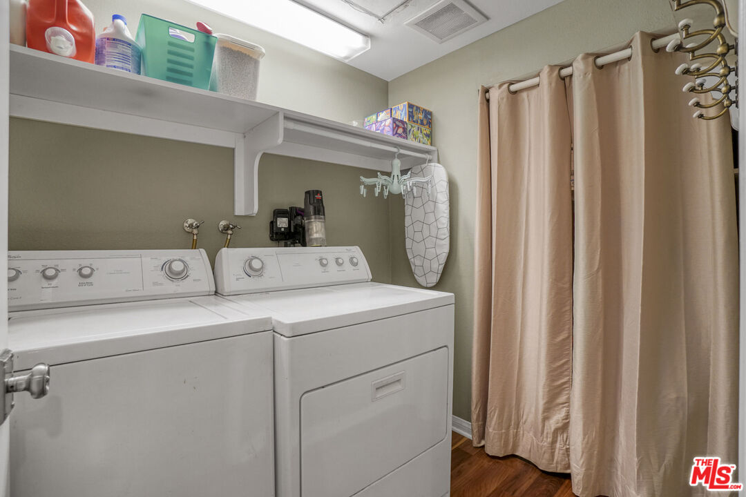 4401 Moorpark Way Unit: 106