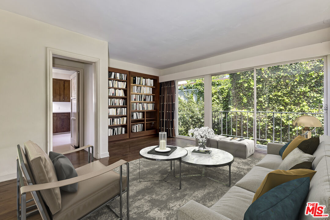 1591 Sunset Plaza Dr