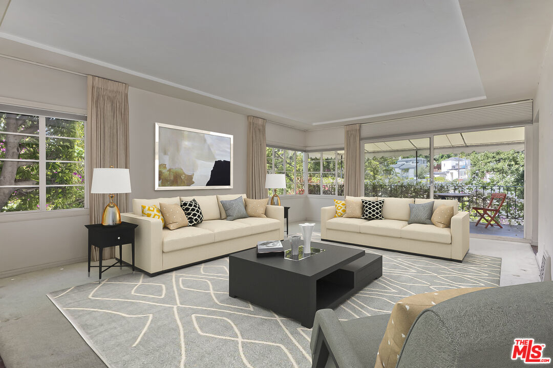 1591 Sunset Plaza Dr