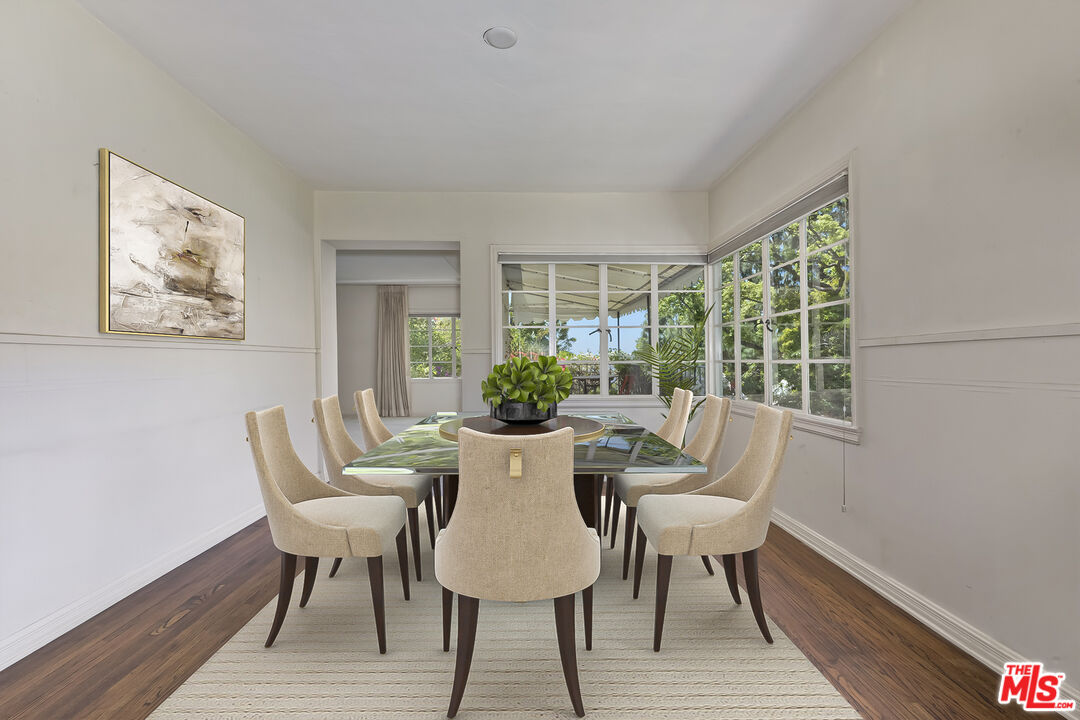 1591 Sunset Plaza Dr