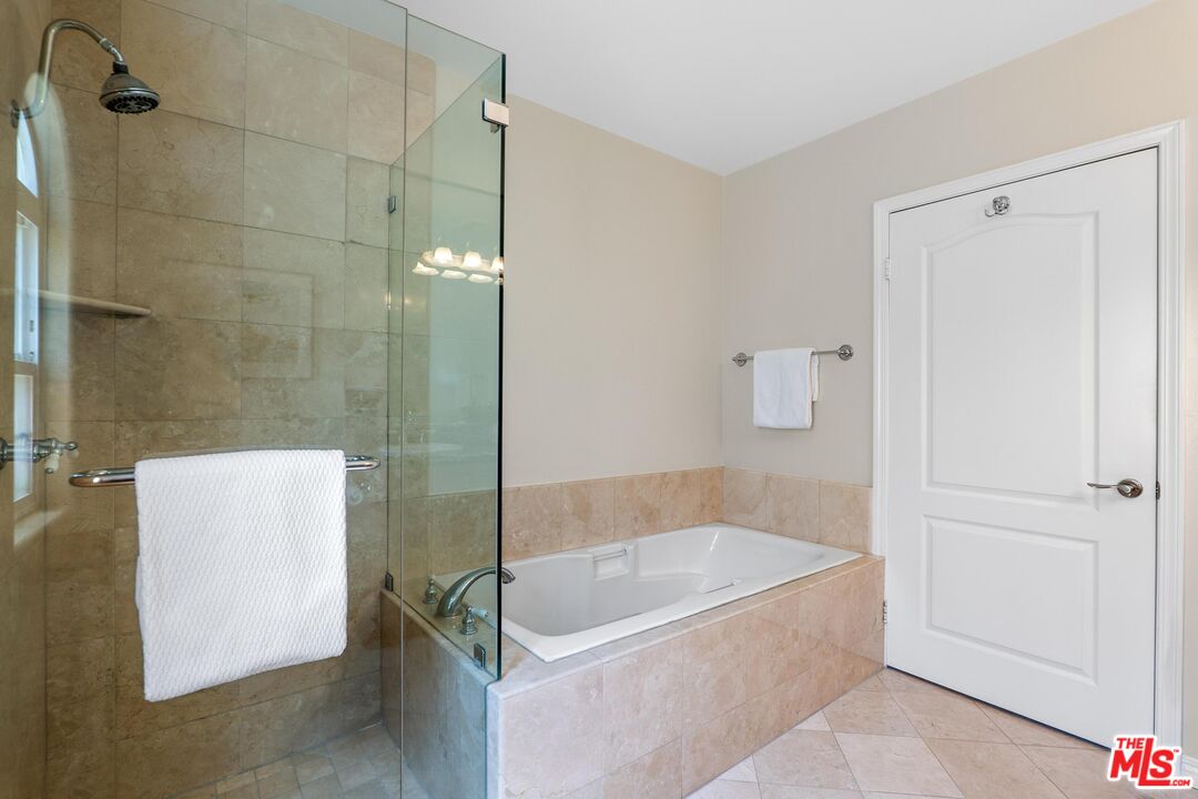 1948 Malcolm Ave Unit: 303