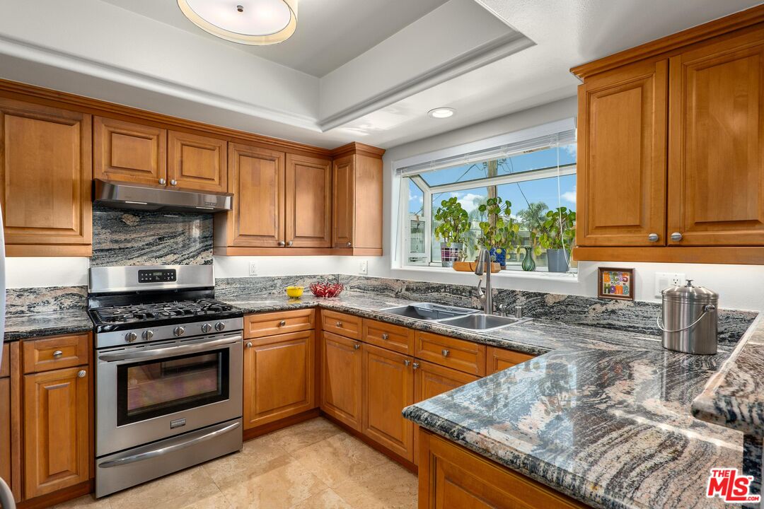 1948 Malcolm Ave Unit: 303