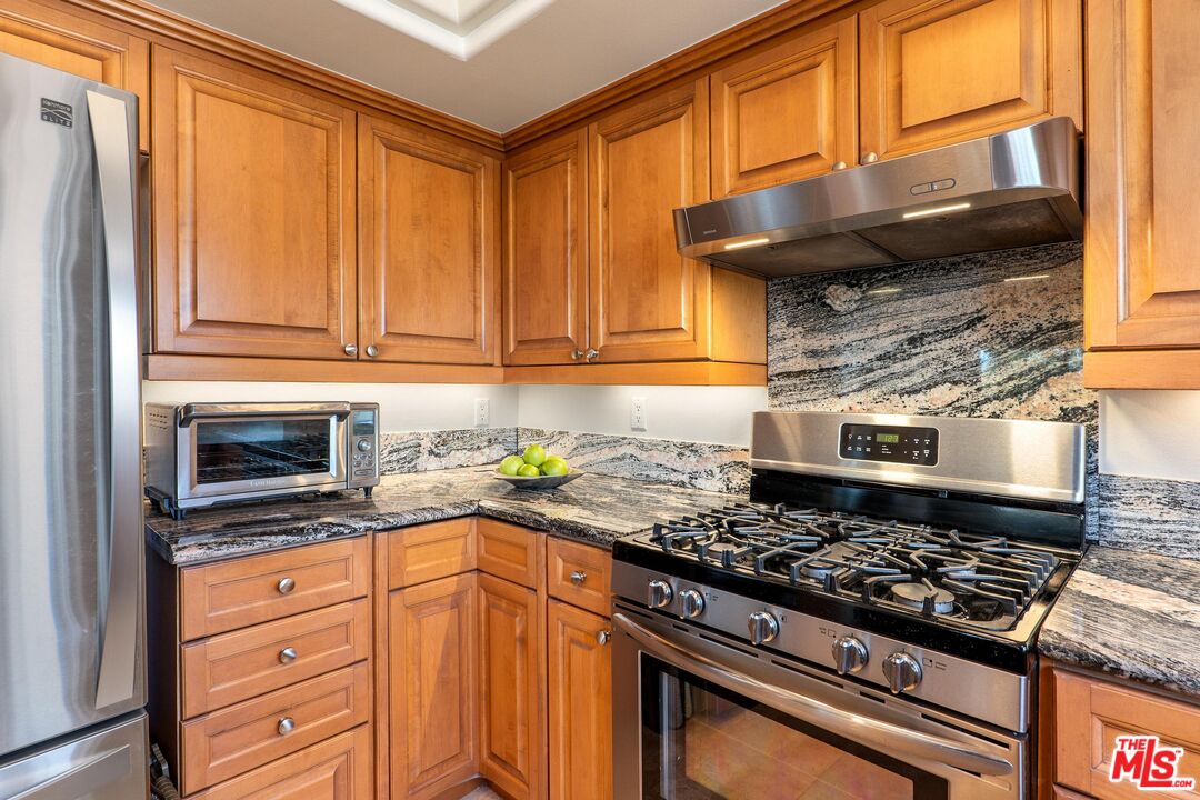 1948 Malcolm Ave Unit: 303