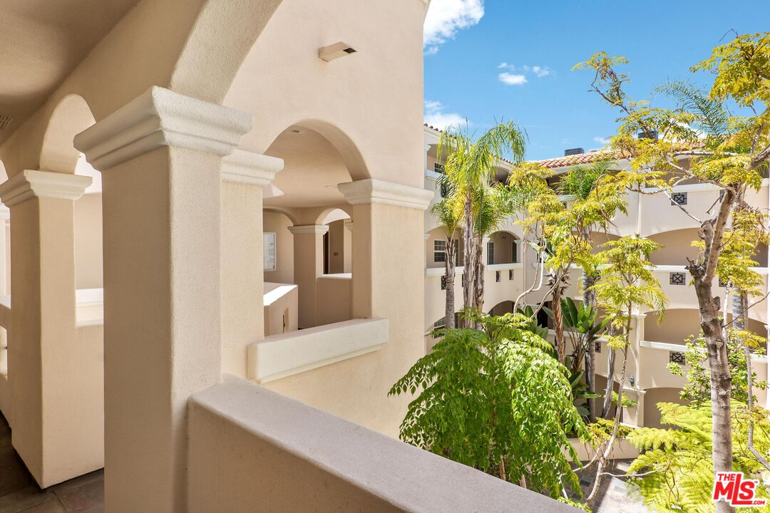 1948 Malcolm Ave Unit: 303
