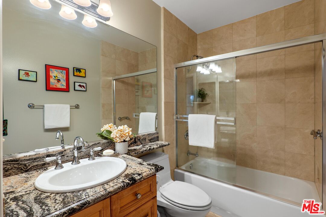 1948 Malcolm Ave Unit: 303