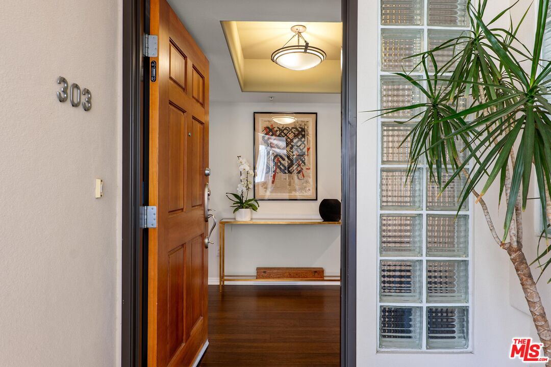 1948 Malcolm Ave Unit: 303