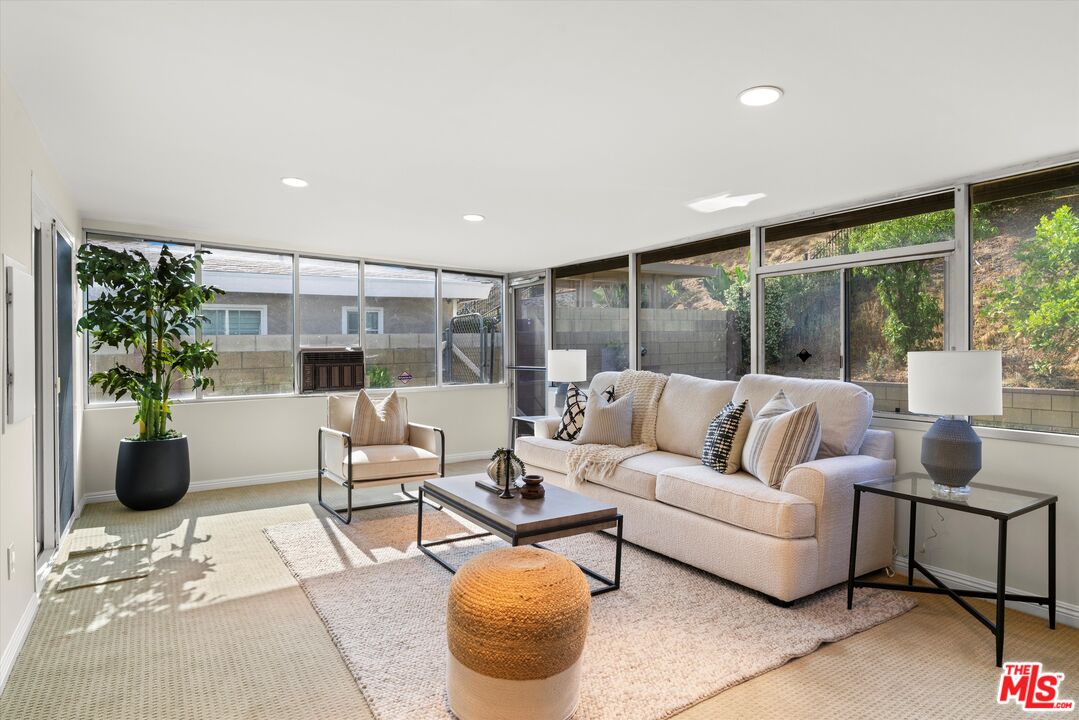 1407 E Kramer Dr