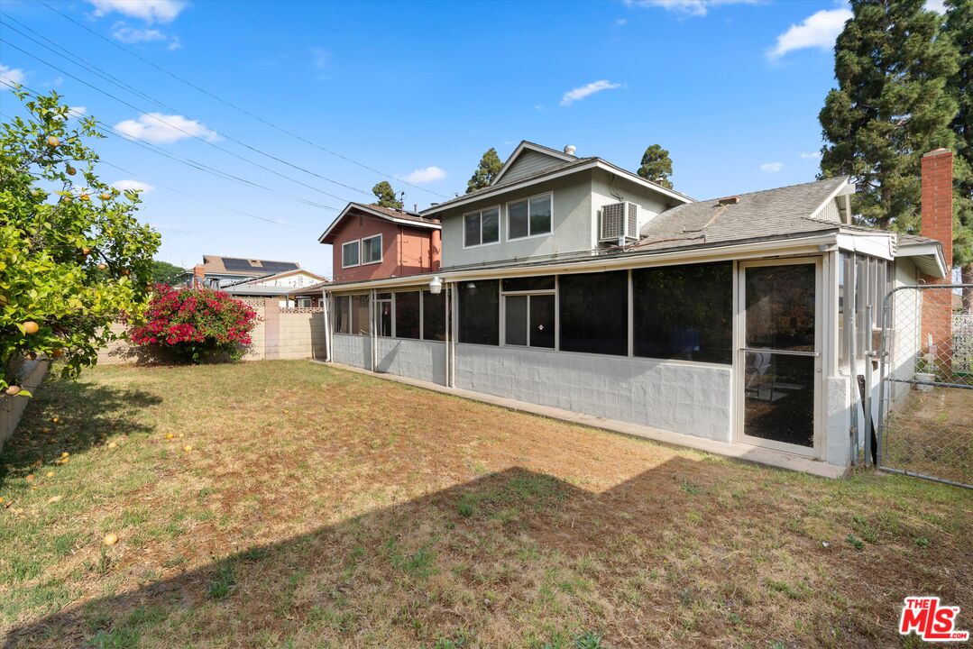 1407 E Kramer Dr