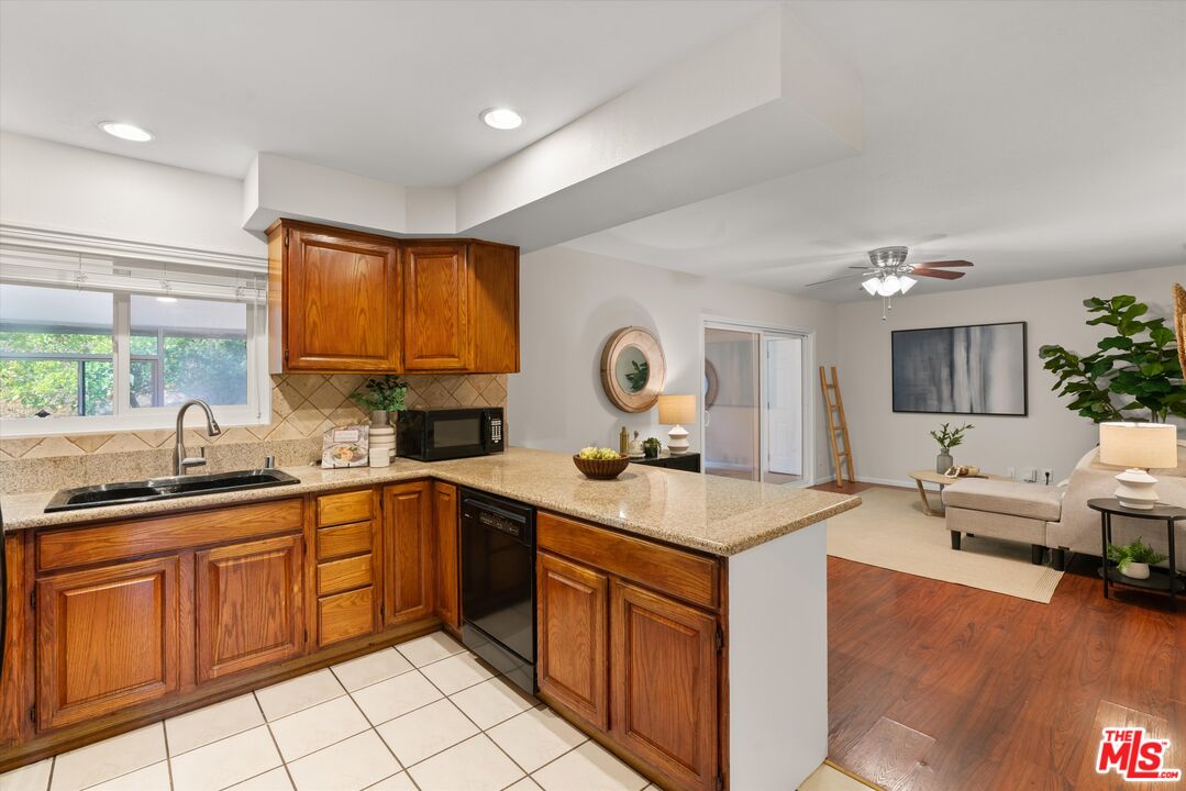 1407 E Kramer Dr