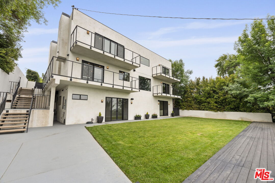 105 Sequoia Dr