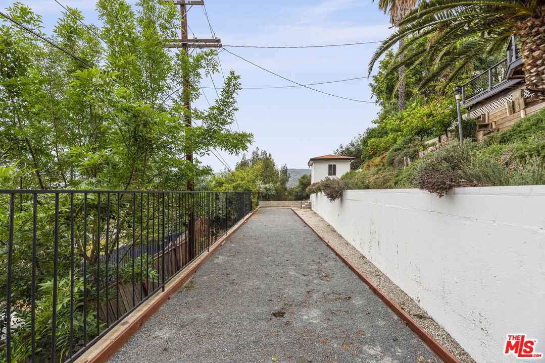 105 Sequoia Dr