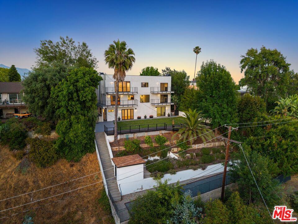 105 Sequoia Dr