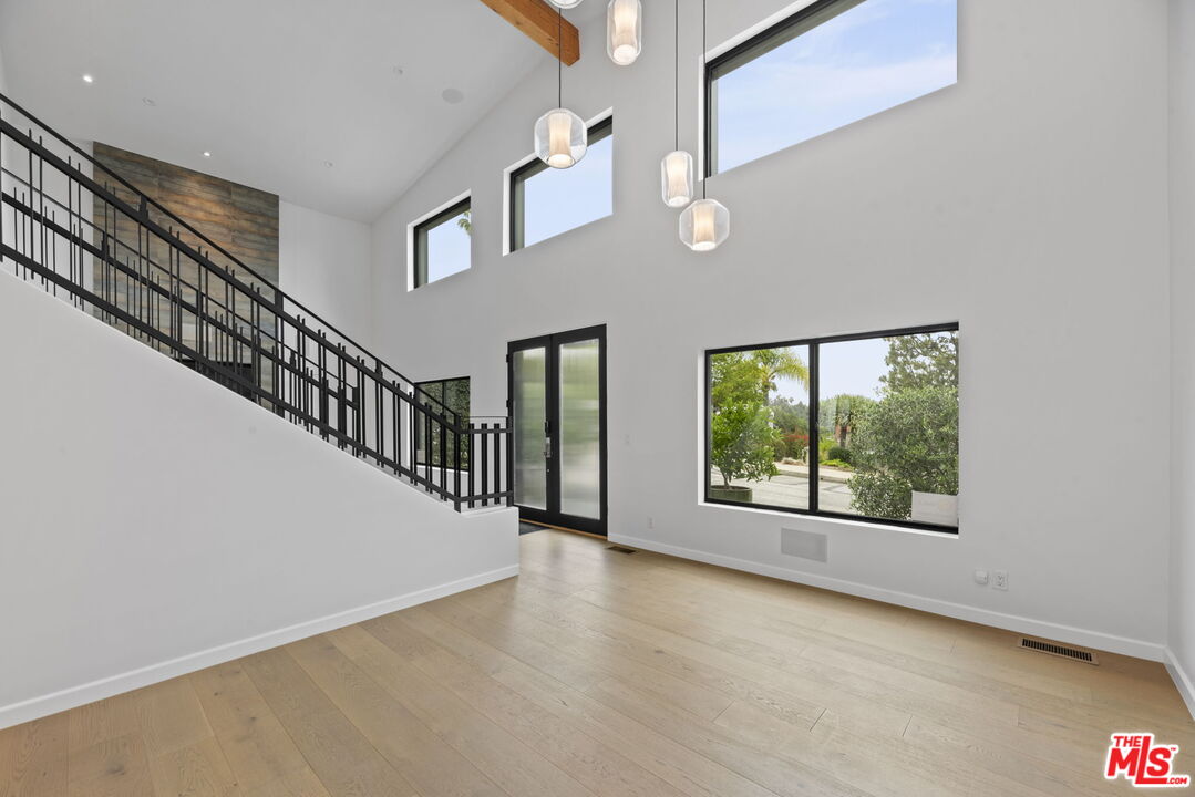 105 Sequoia Dr