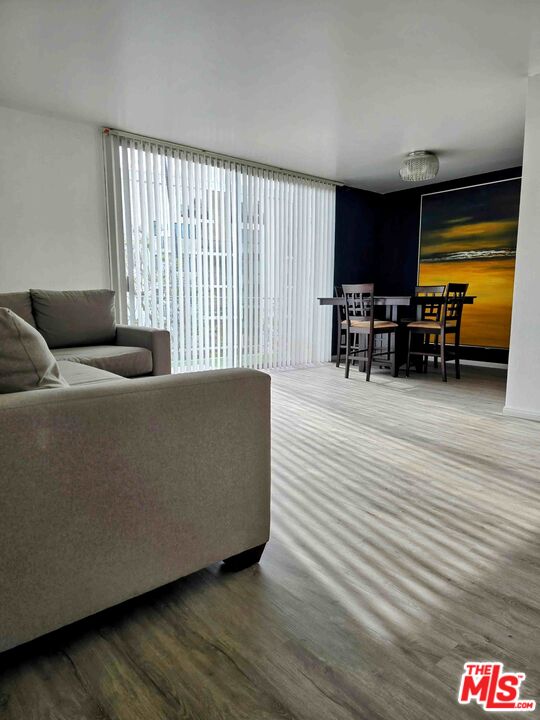 100 S Doheny Dr Unit: 422