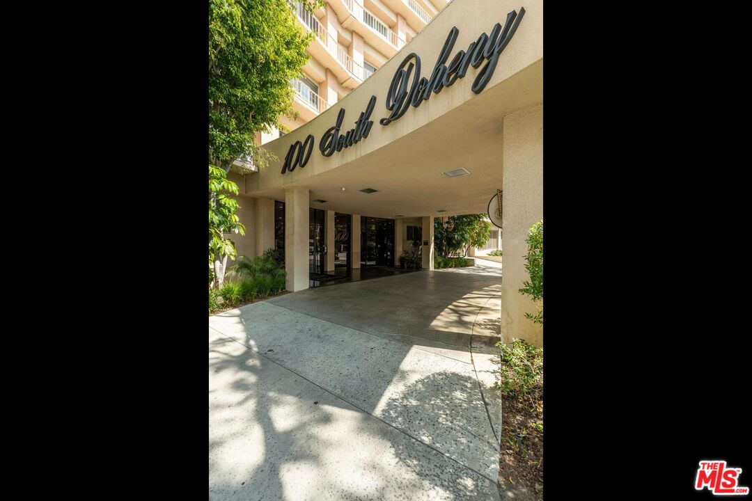100 S Doheny Dr Unit: 422