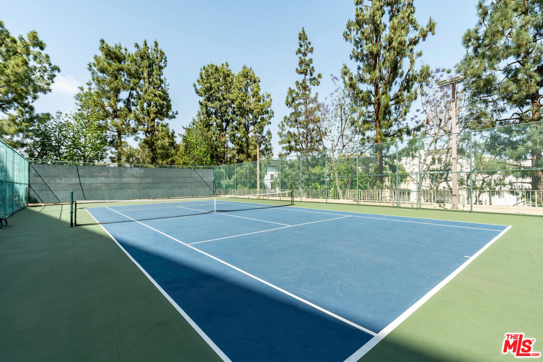 100 S Doheny Dr Unit: 422