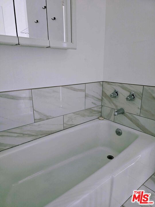 100 S Doheny Dr Unit: 422
