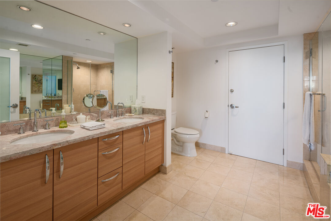 13650 Marina Pointe Dr Unit: 509