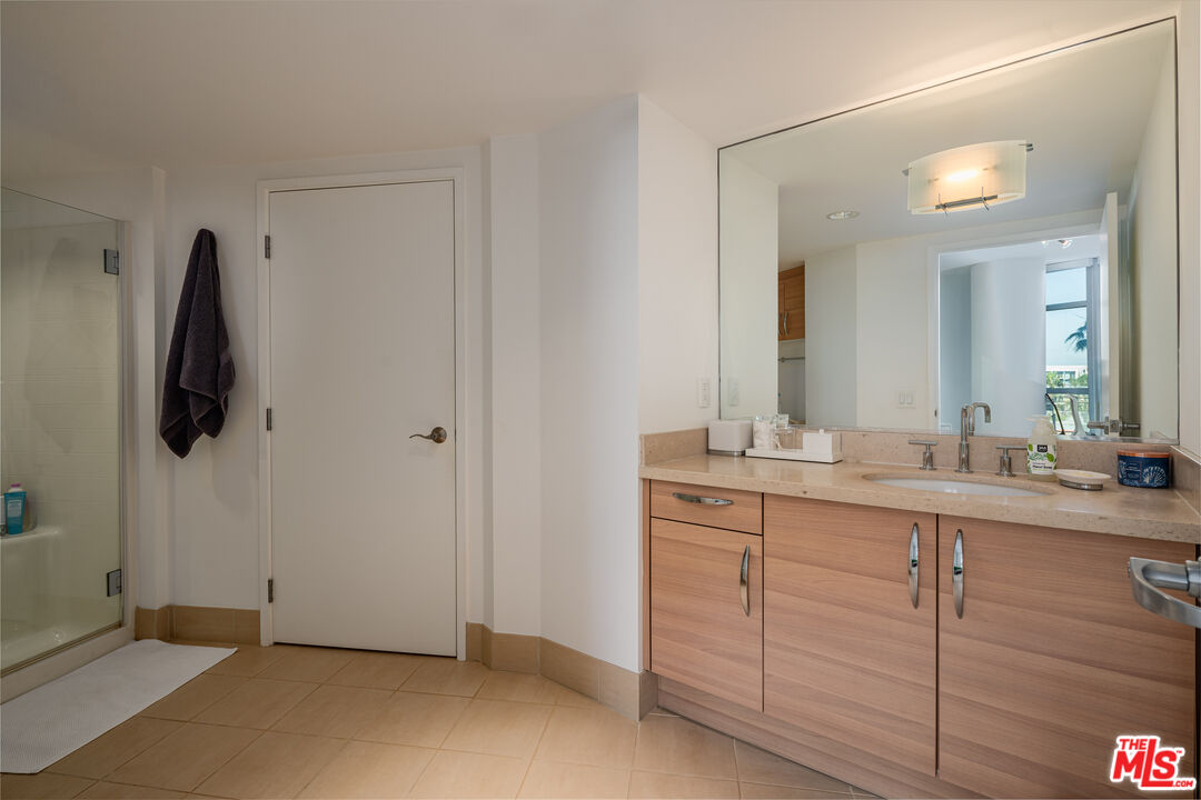 13650 Marina Pointe Dr Unit: 509