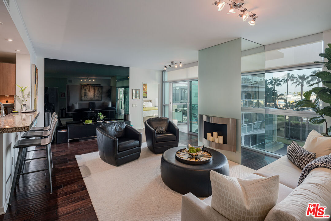 13650 Marina Pointe Dr Unit: 509