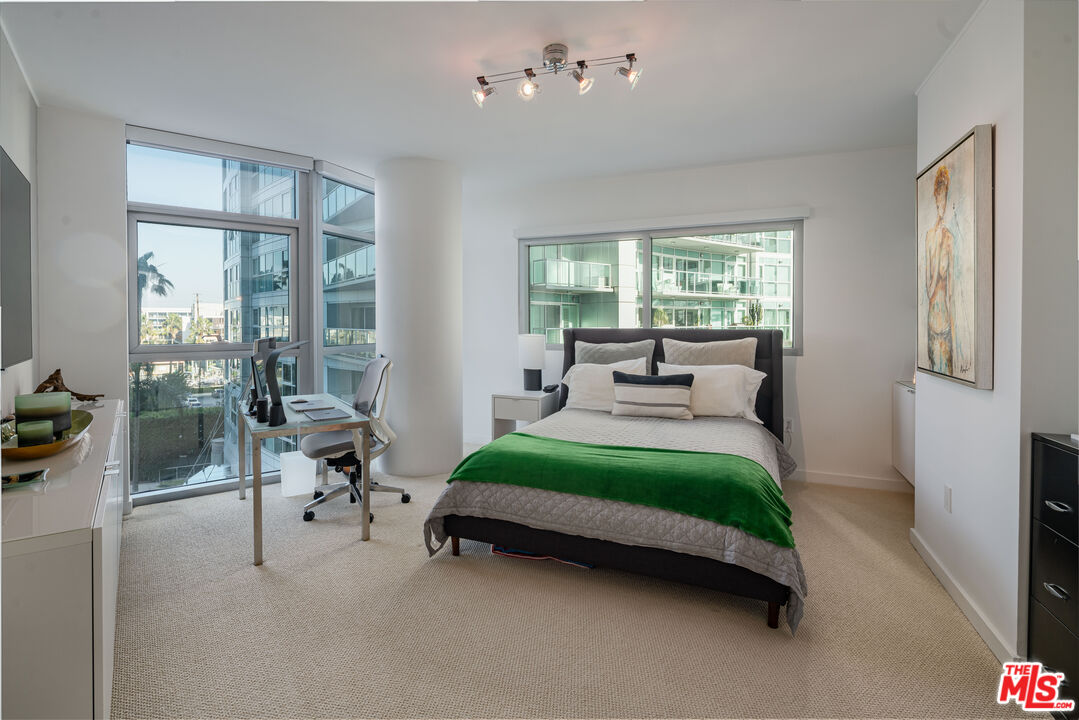 13650 Marina Pointe Dr Unit: 509