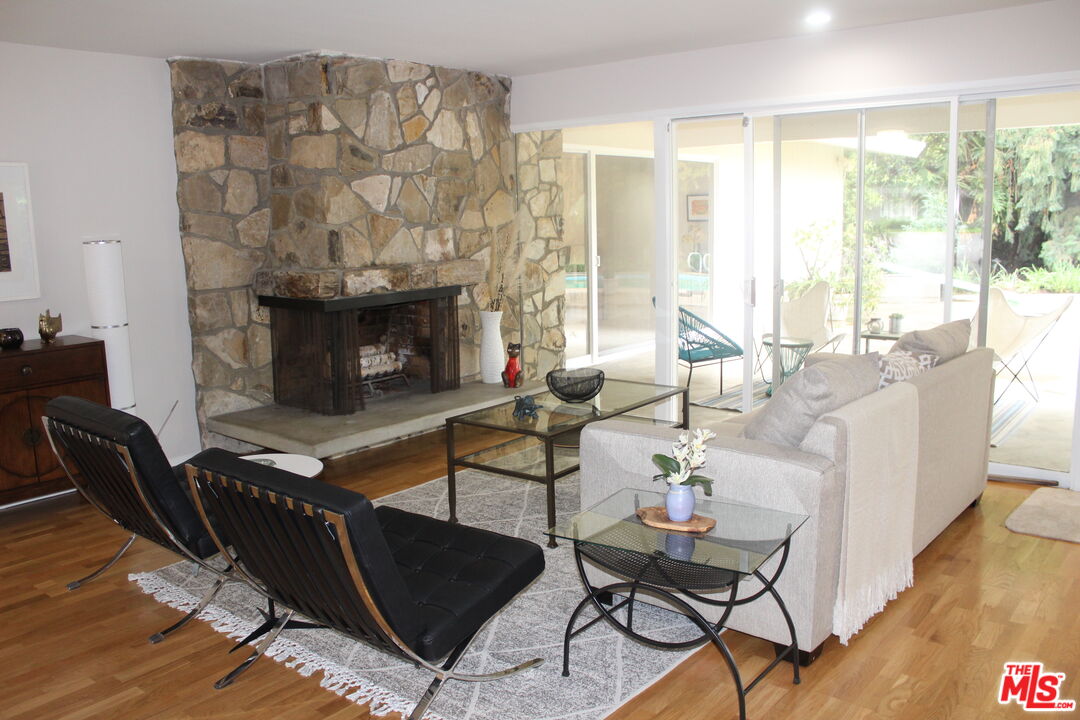 282 Wigmore Dr