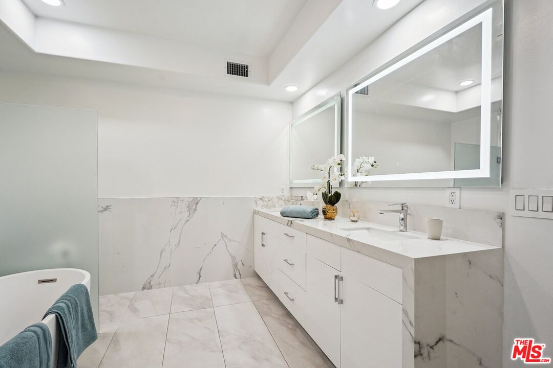 1861 Veteran Ave Unit: 101