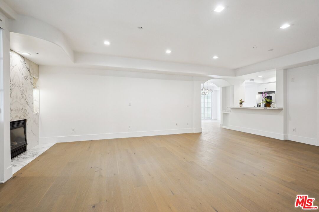 1861 Veteran Ave Unit: 101