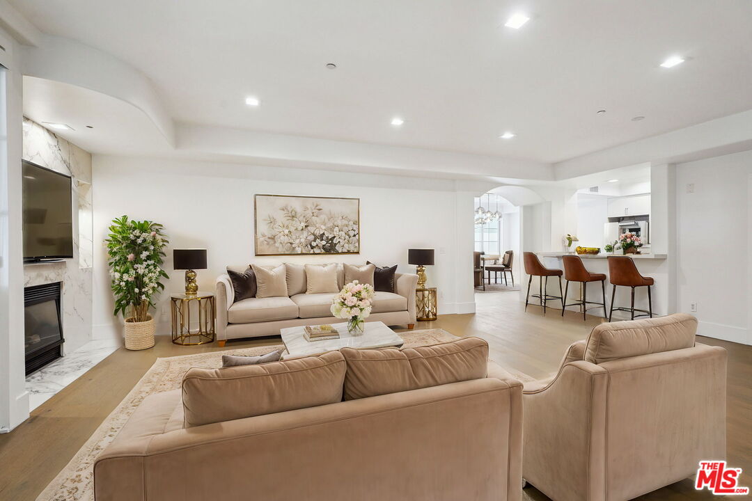 1861 Veteran Ave Unit: 101