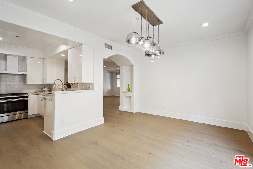 1861 Veteran Ave Unit: 101