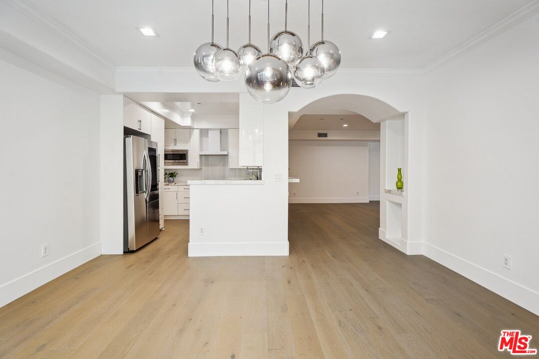 1861 Veteran Ave Unit: 101