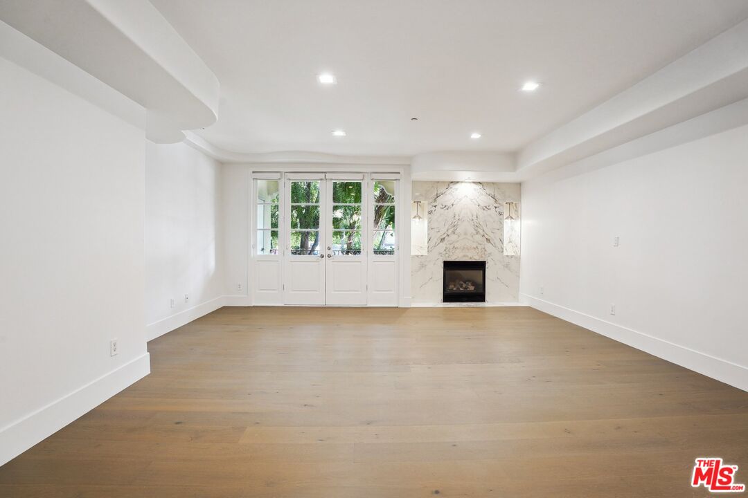 1861 Veteran Ave Unit: 101