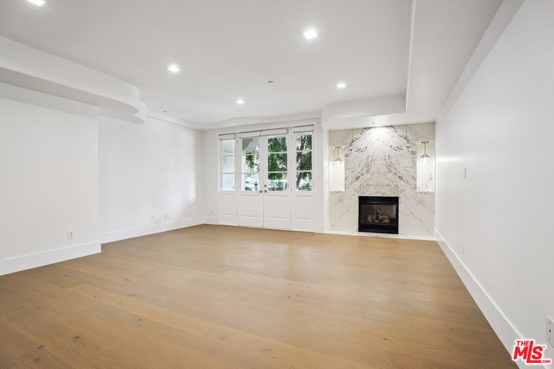 1861 Veteran Ave Unit: 101