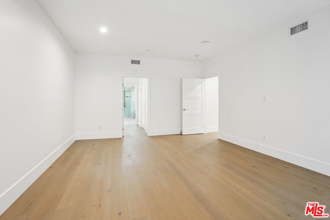 1861 Veteran Ave Unit: 101