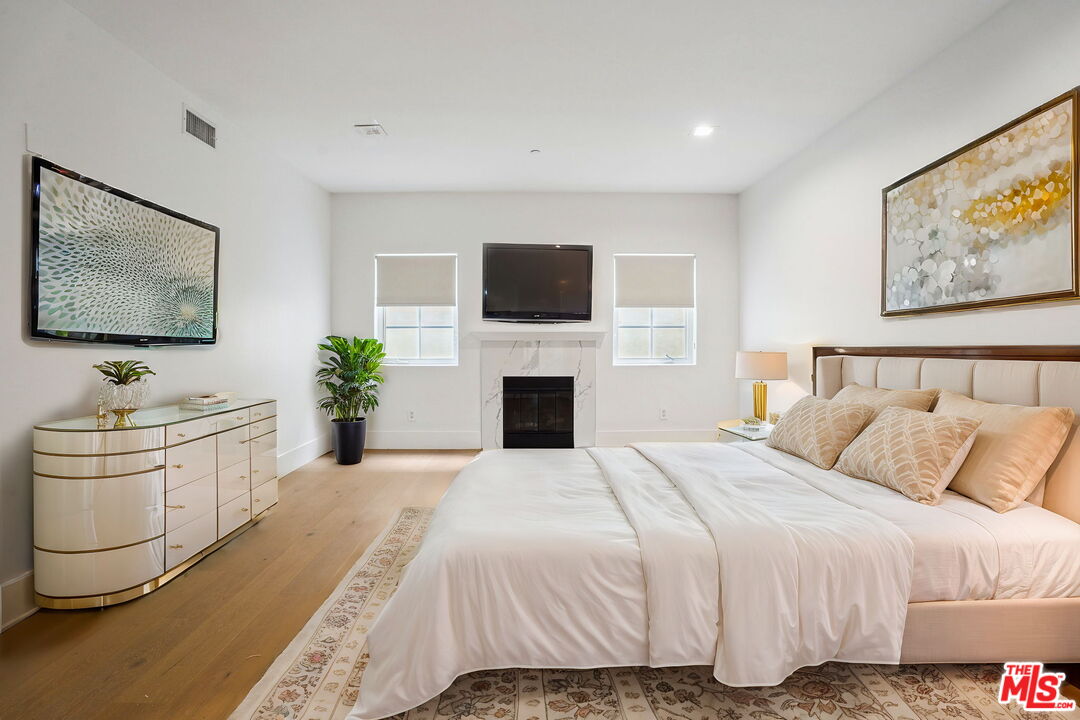 1861 Veteran Ave Unit: 101
