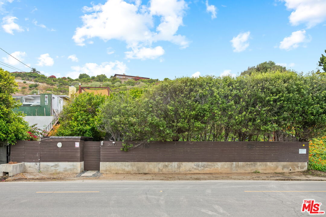 25143 Malibu Rd