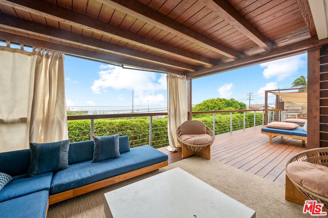 25143 Malibu Rd