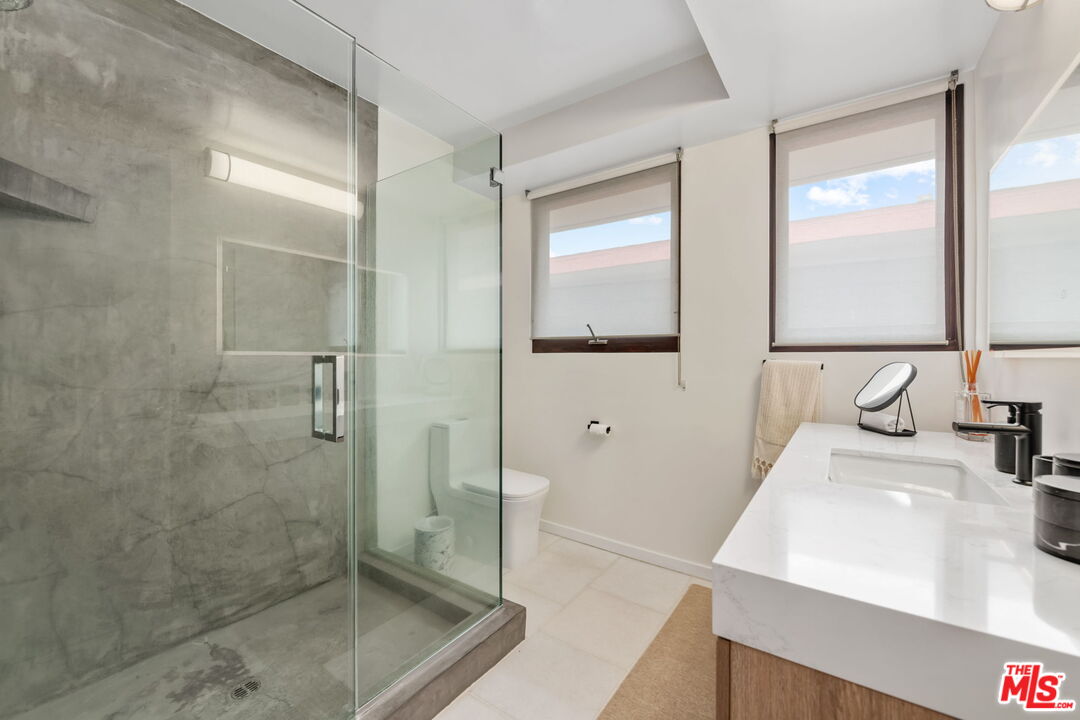 25143 Malibu Rd